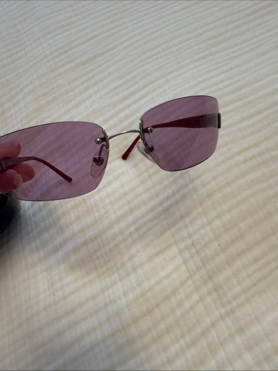 CHANEL Women\'s Rimless Sunglasses - Purple Lenses with Red Arms main image 7